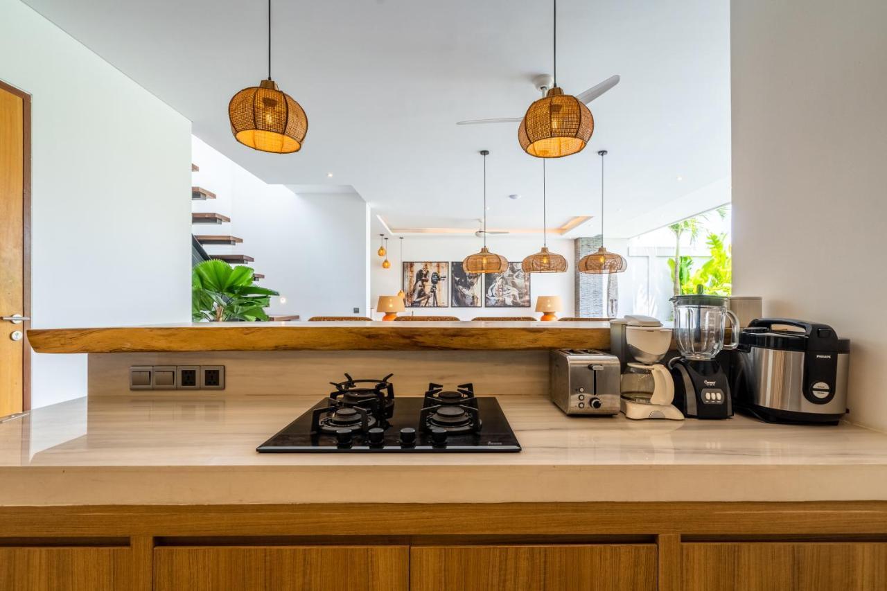 Flores Villa By Betterplace Canggu Extérieur photo